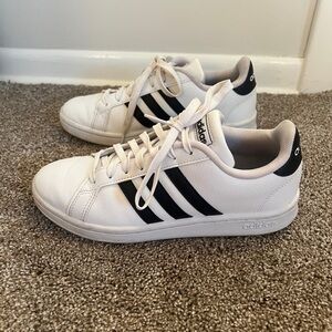 Adidas Grand Court sneaker